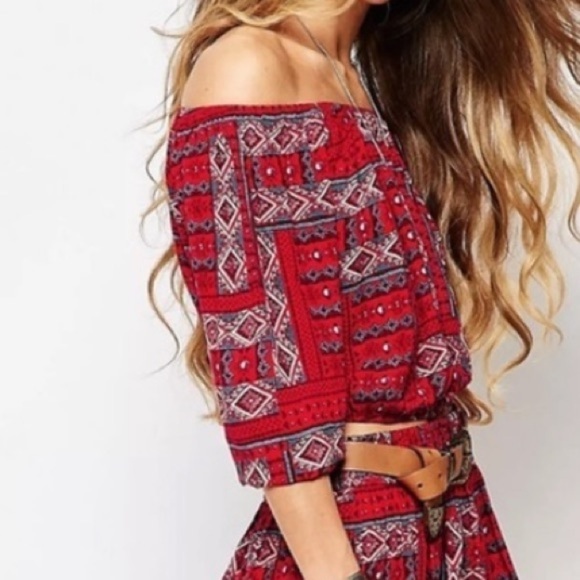 Hollister red hobo peasant cropped red print top Sz XS blouse - Picture 2 of 12